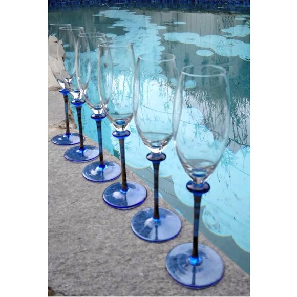 Gorgeous Set of 6 Art Glass Cobalt Blue Gold Painted Stemmed Champagne Flutes - Picture 3 of 10